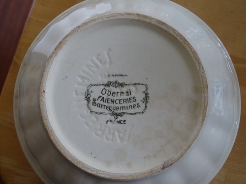 SARREGUEMINES ANCIEN PETIT SALADIER EN FAIENCE MODELE OBERNAI diamètre 15,5 cm - Picture 7 of 8