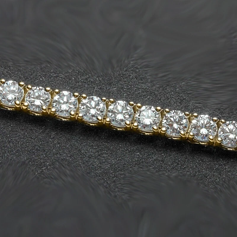 Brazalete de tenis para mujer de diamantes de corte redondo de 7 quilates con acabado de oro amarillo de 14 quilates Foto 3 de 4