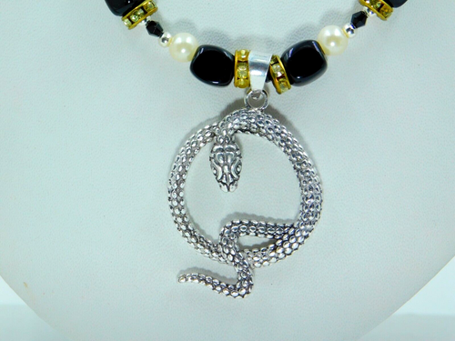 Stunning Black Cubes & Pearl Beads Necklace with Matching Bracelet Jewelry Set - Picture 5 of 8