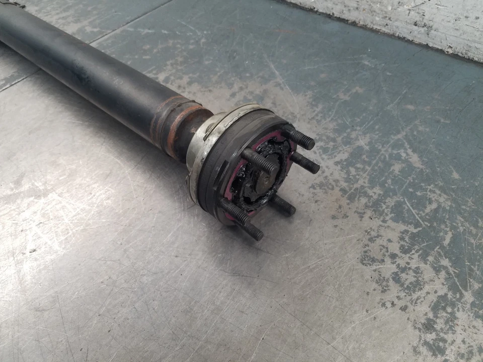 Карданный вал 2001 BMW M5 E39 #97647 V5 - Изображение 3 из 4