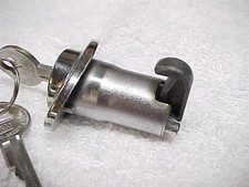 Nos Chrome Glove Box Lock Gm Keys 1938 1939 Buick 1939 Oldsmobile Nos Chrome Glove Box Lock Gm Keys 1938 1939 Buick 1939 Oldsmobile