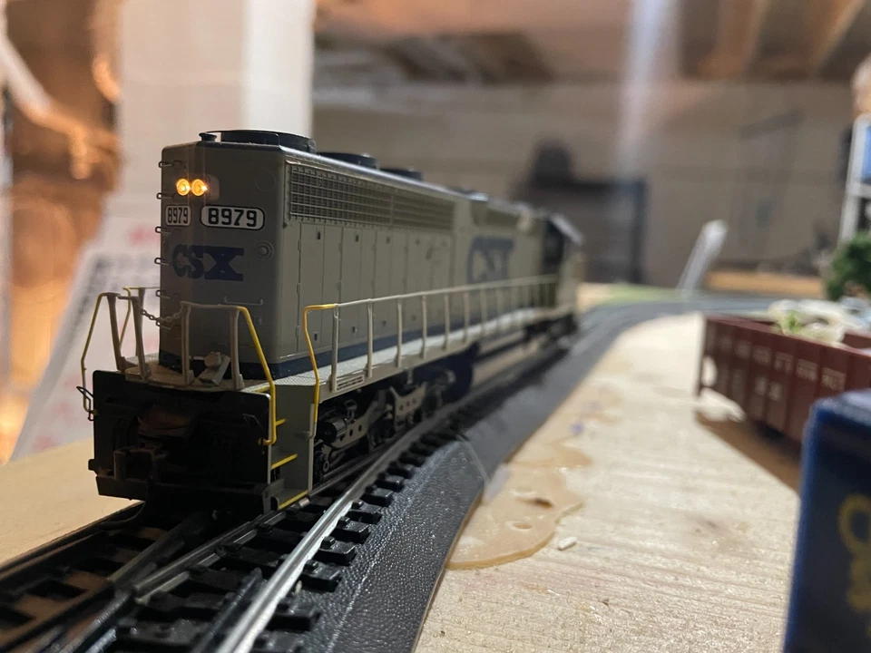 Athearn HO Scale CSX SD45-2 #8979 with DCC/Sound - Image 4 of 4