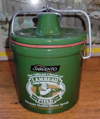Sargento 2003 ''Limited Edition'' LAMBEAU FIELD stoneware cheese crock ..PERFECT!