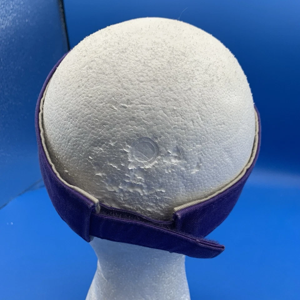 Boné ECU East Carolina Nike NCAA SnapBack roxo viseira de inverno roxo - Imagem 3 de 4