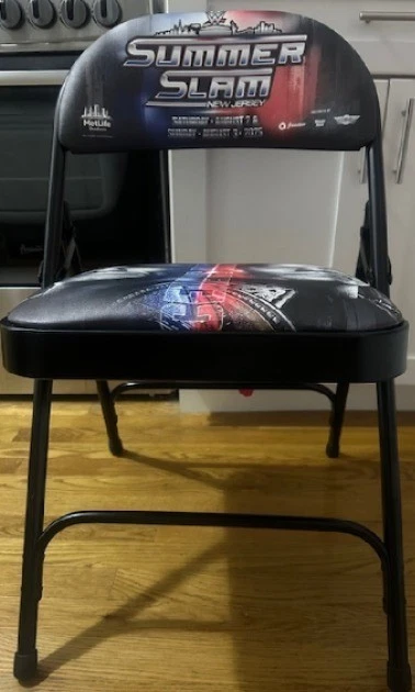 Auténtica silla anular Summer Slam 2025 - gira de jubilación John Cena  Foto 4 de 4