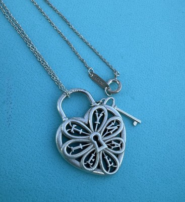ピアス　tiffany AG 925 itay Tiffany & Co. Sterling Silver 925 Filigree Heart Lock Pendant