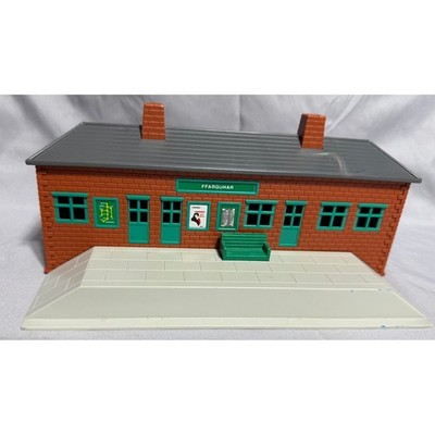 Tomy Thomas Friends Ffarquhar Station Train Building Platform 2002 Gullane G044