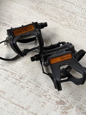 Wellgo Pedale (K20410) mit MT-13 Toe Clip & Strap Sets
