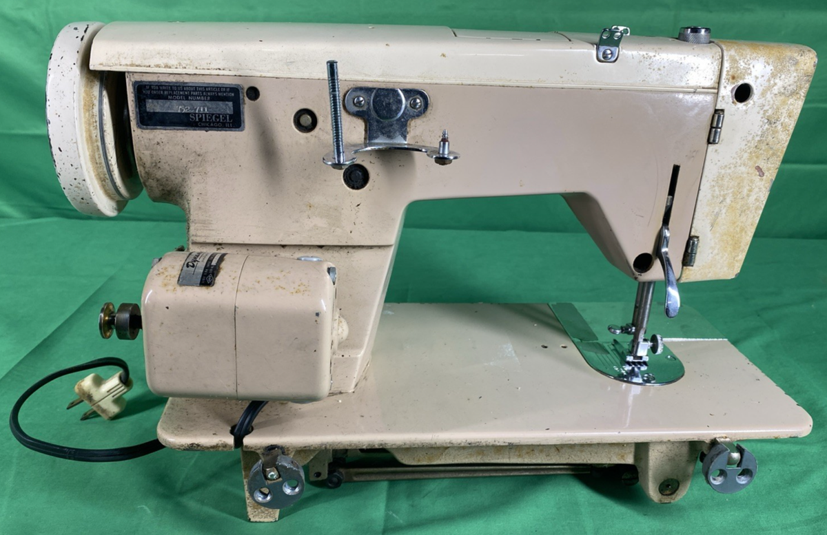 Regency Deluxe Automatic ZigZag Sewing Machine Model 711-B Vintage