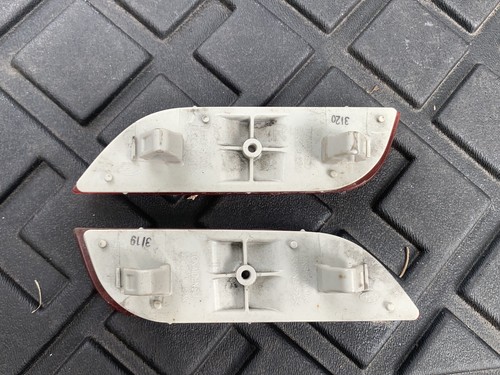2008-2014 Subaru impreza Wagon Rear Bumper Reflectors RH / LH Side OEM 32302 - Picture 5 of 7