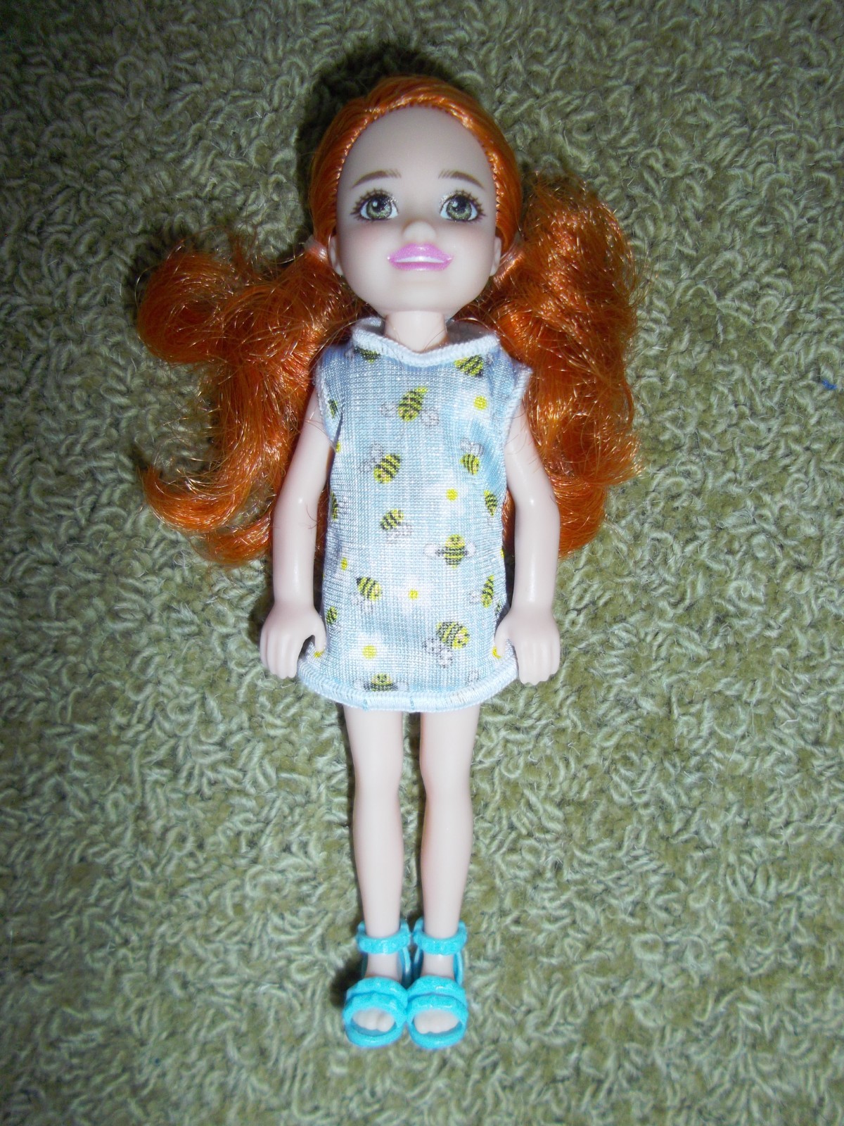 2010 Mattel Barbie Chelsea Red Hair, Bumblebee Dress, Blue Sandals EC