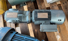 SEW-EURODRIVE GEAR MOTOR VV4 3/4HP DFT80K4BMG1HF/KA37DT80K4BMG1HF 1700 IN 34 OUT