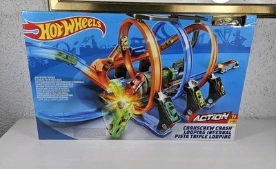 Hot Wheels / Korkenzieher-Crash / FTB65 / Trackset / 3 Loopings / OVP / Neu