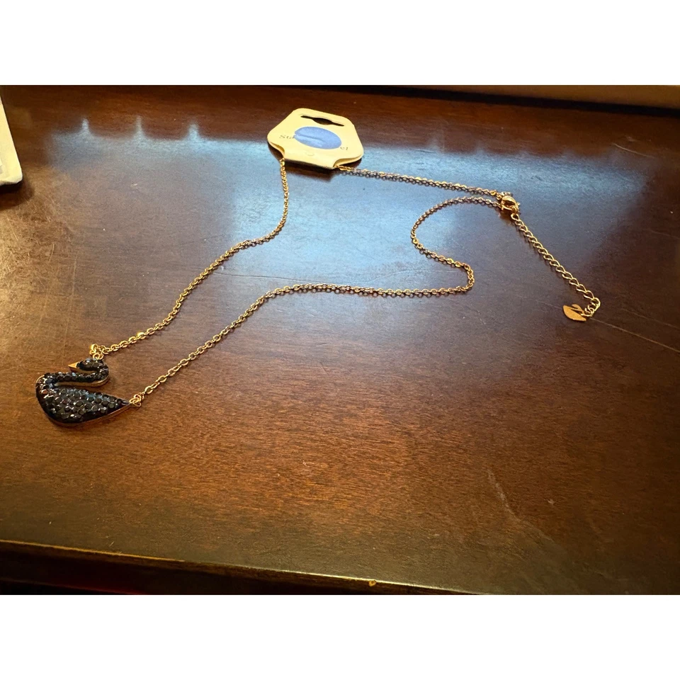 Женское ожерелье из нержавеющей стали с черным лебедем костюм розовое золото - Изображение 3 из 4