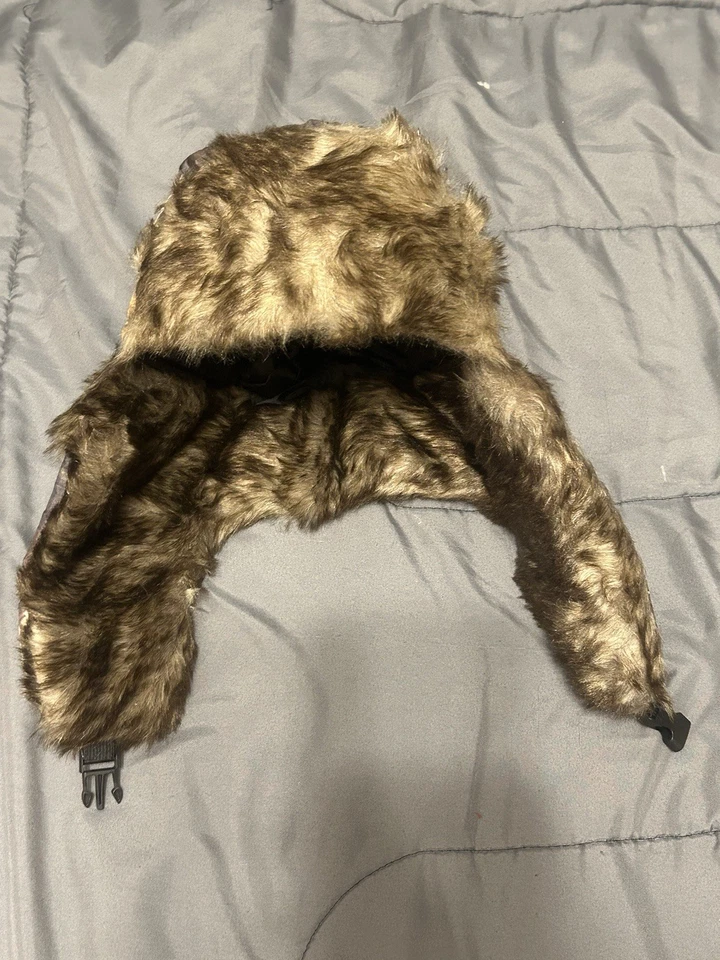 Hunting hat Faux Fur Camo Trapper 100% polyester inside - Excellent Condition - Image 3 of 4