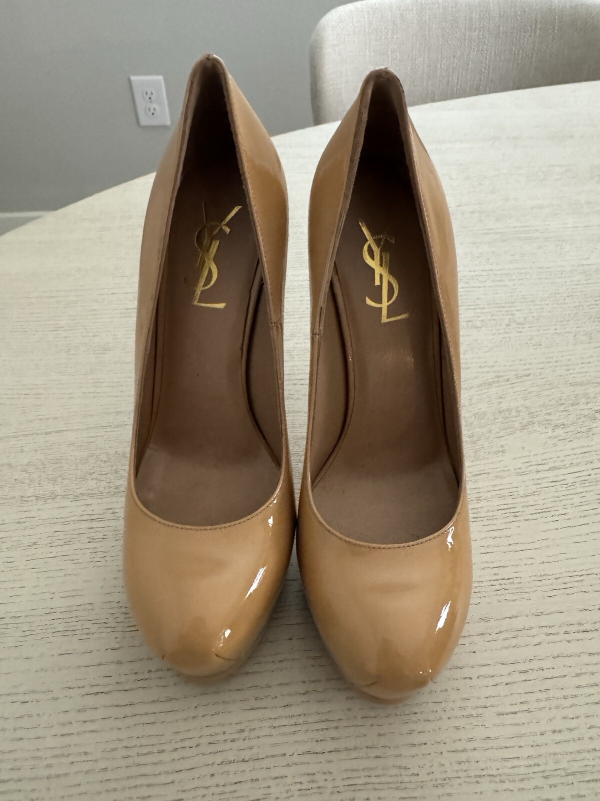 YSL SAINT LAURENT POMPE TRIB TOO 105 PELLE VERNICIATA NUDA