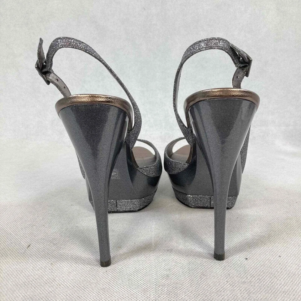 Salto agulha feminino Pelle Moda tamanho 7.5 prata brilhante peep toe slingback - Imagem 4 de 4