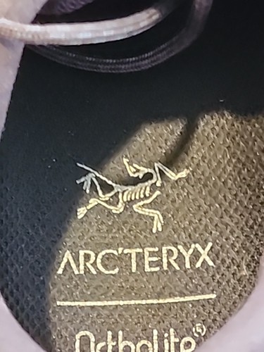 Zapatos para mujer Arcteryx Konseal AR 9,5 Vibram Megagrip púrpura Hicking Ortholite - Imagen 15 de 22