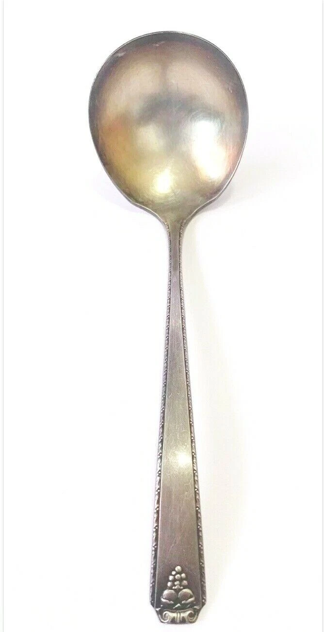 Prestige Gravy Ladle Bordeaux Oneida Silver Plate 1945 Tudor Silverware Vintage