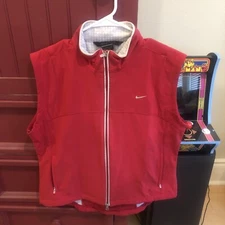 Nike Sphere Pro Youth  Red Running Vest Sz L 12/14 Pockets Double Zipper