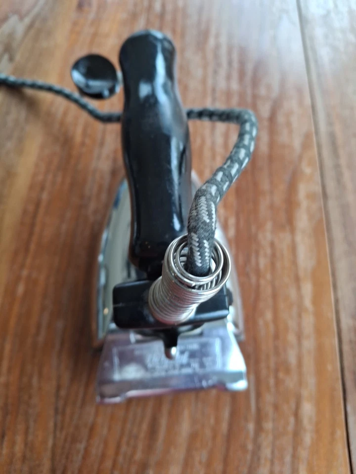 Vintage GE General Electric Hotpoint Calrod Electric Iron model R #139F61 WORKS! - Image 4 of 4