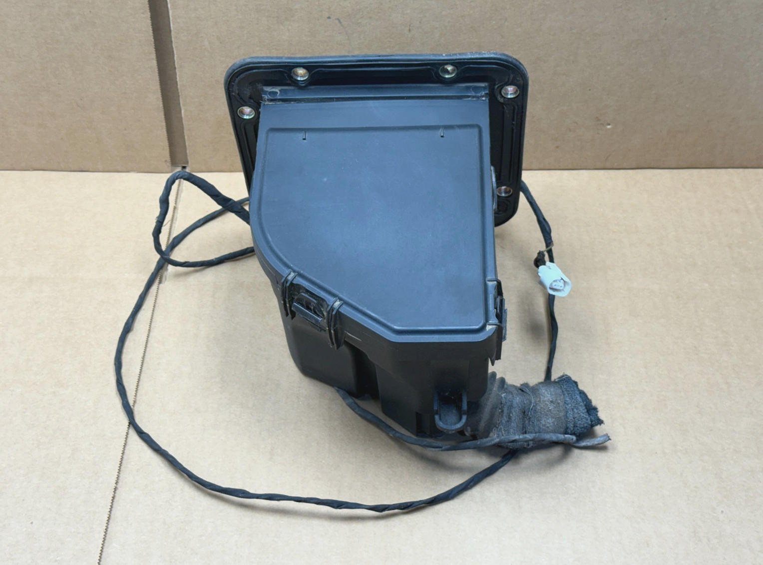 06-12 Bentley Continental Flying Spur Engine Bay Fuse Relay Junction Box PO43
