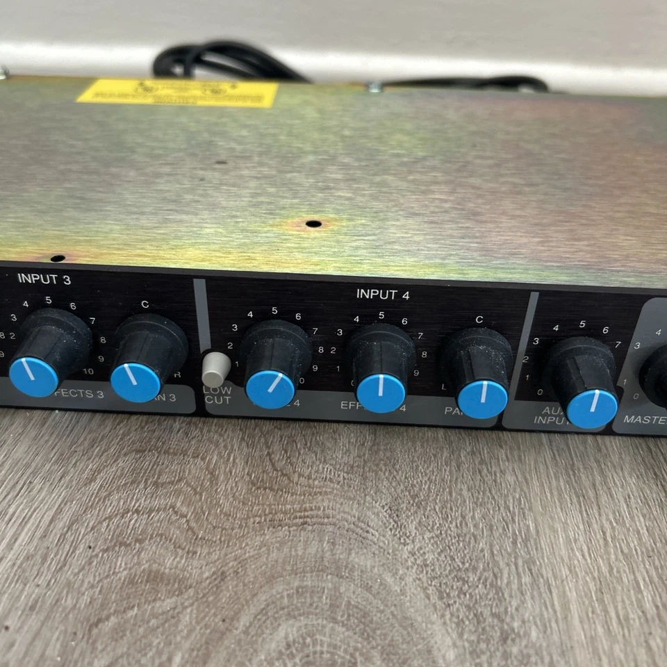 Furman MM-8A 4x2 4 Channel Mixer Preamp Rack Mounted Vintage - Image 4 of 4