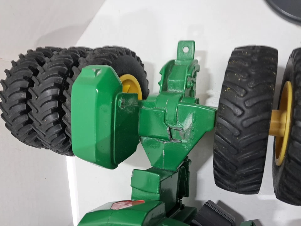 John Deere 9520 4WD TRACTOR Triples 1:16 Ertl In Needs Repair HUGE Tractor RARE  - Image 3 of 4
