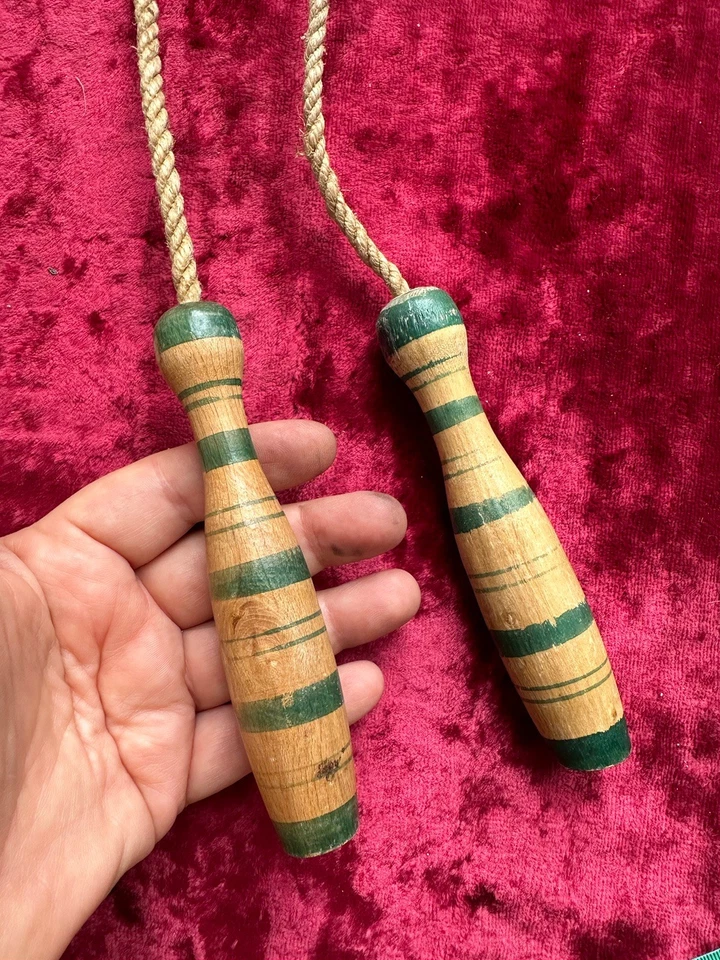 Corde A Sauter Ancienne Bois Peint - Photo 4/4