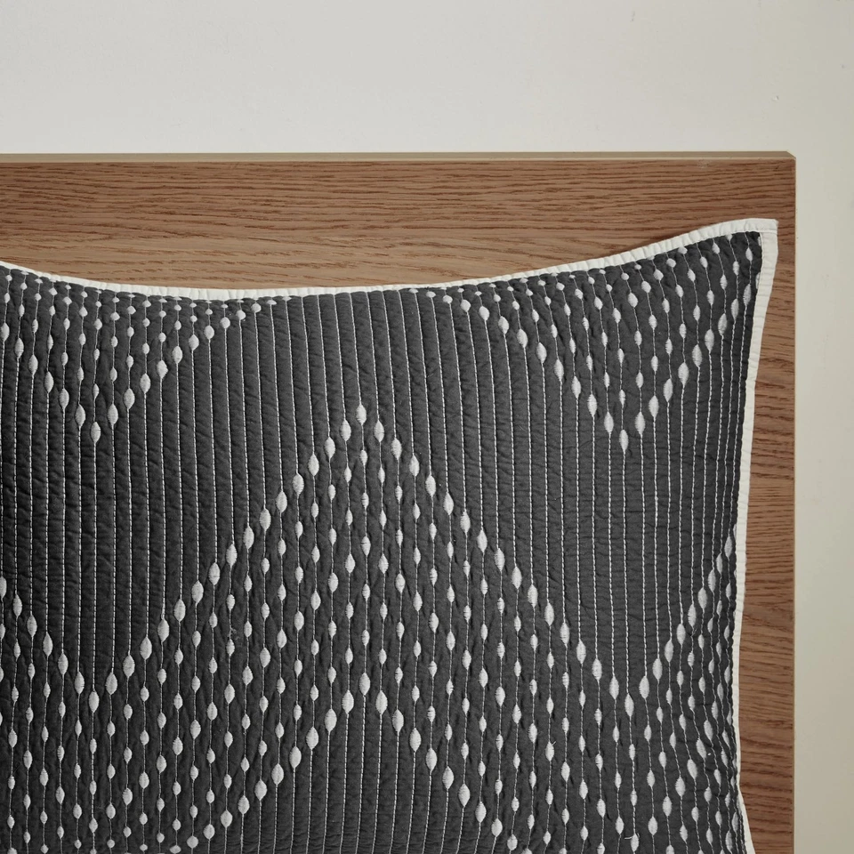 Reversible Cotton Quilt Set - Trendy Chevron Design Summer Cover Breathable C... - Image 4 of 4