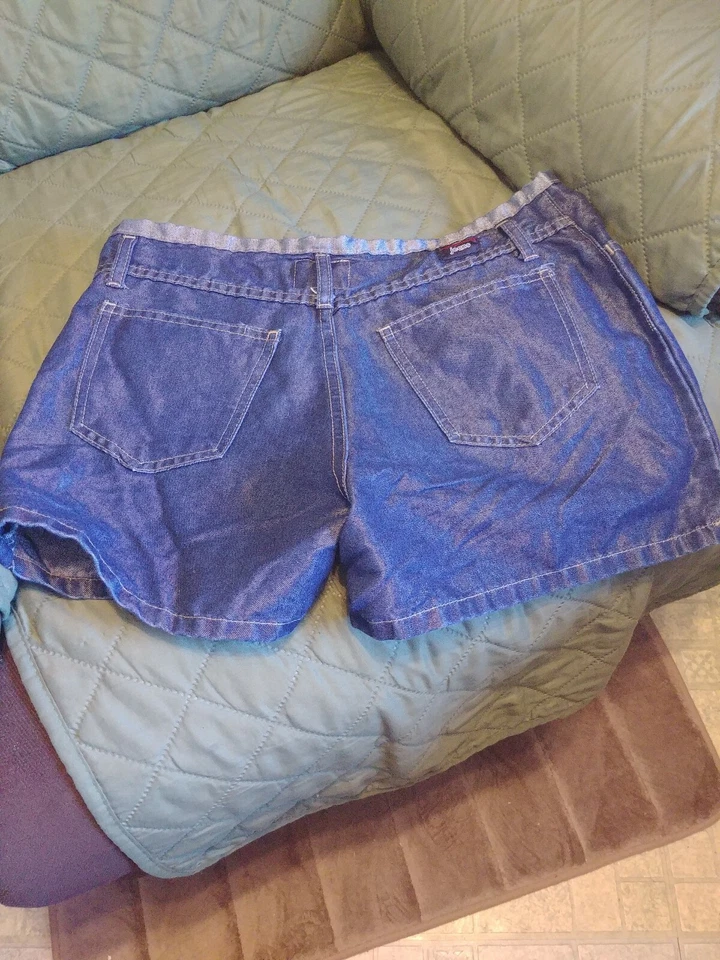 B. Pantalones Cortos Jean EQUIPMENT Azul Talla 7/8, Botón, Brillante, #2094 Foto 4 de 4