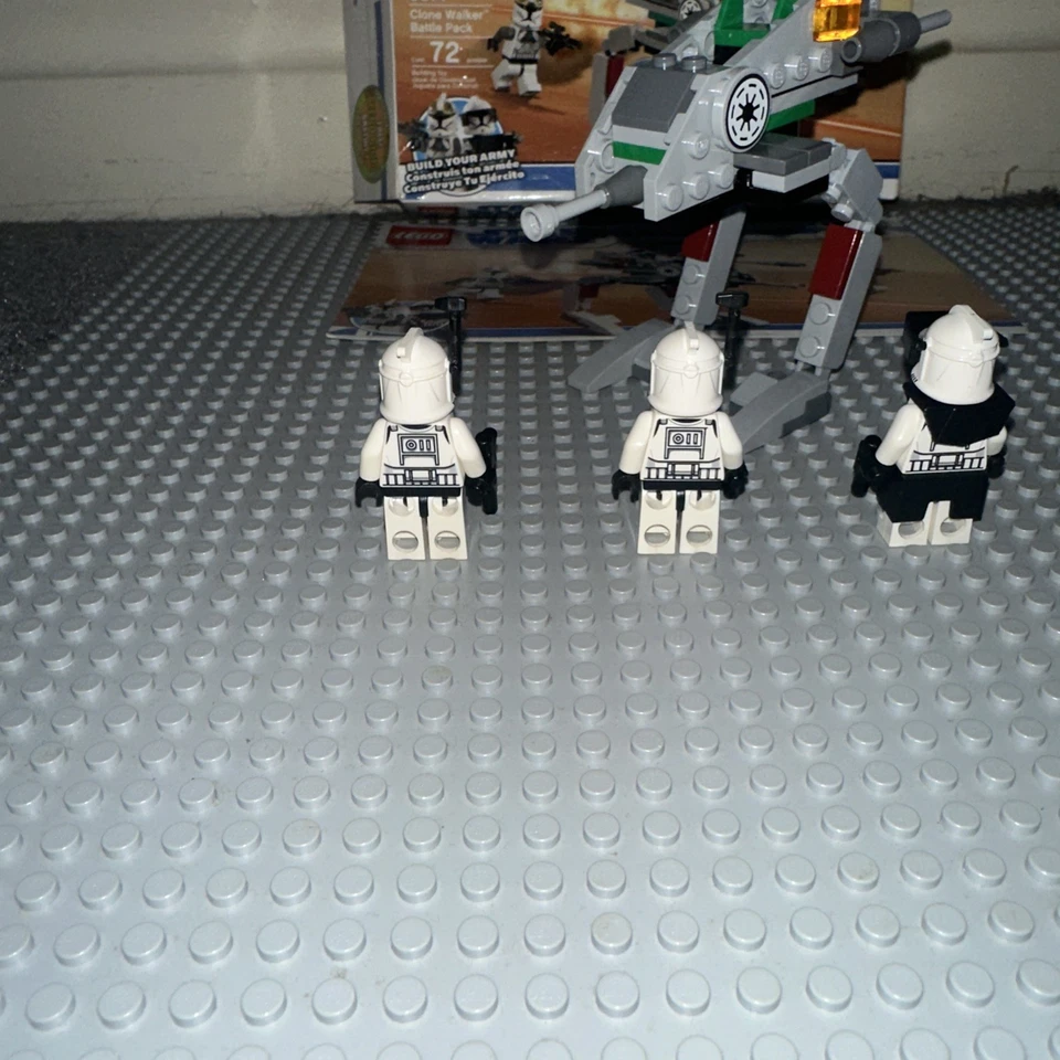 LEGO Star Wars 8014 Clone Walker Battle Pack Complete with Box and Manual - Image 3 of 4