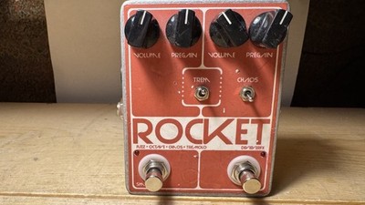 Devi Ever : FX Rocket Fuzz Octave Chaos Tremolo