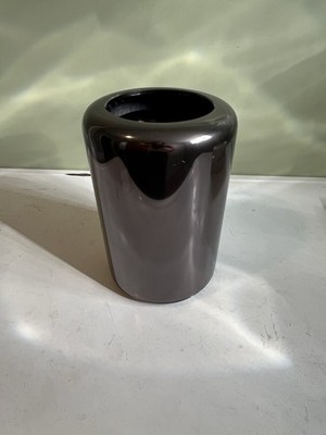 Apple Mac Pro Late 2013, 2.7GHz 12-Core, 64GB RAM, 512 SSD, AMD FirePro D300 2GB