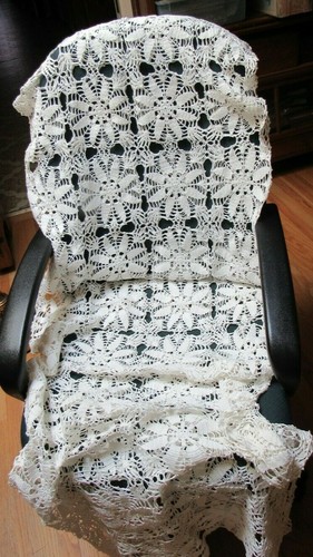 Vintage White Hand Crocheted Tablecloth Approx. 52" x 74" Has 8 Points Pattern - Picture 3 of 11