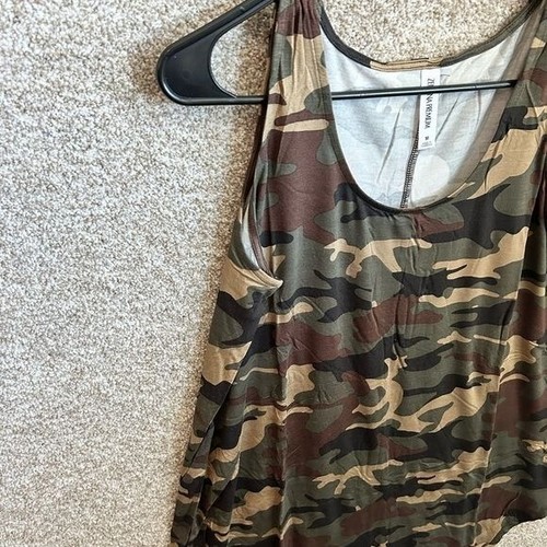 Zenana Premium Women’s Stretch Camo Tunic Tank Top Size Medium - Picture 5 of 7