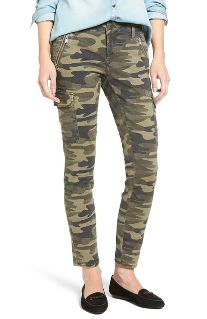 Camouflage Mid Rise Skinny Cargo Pants 