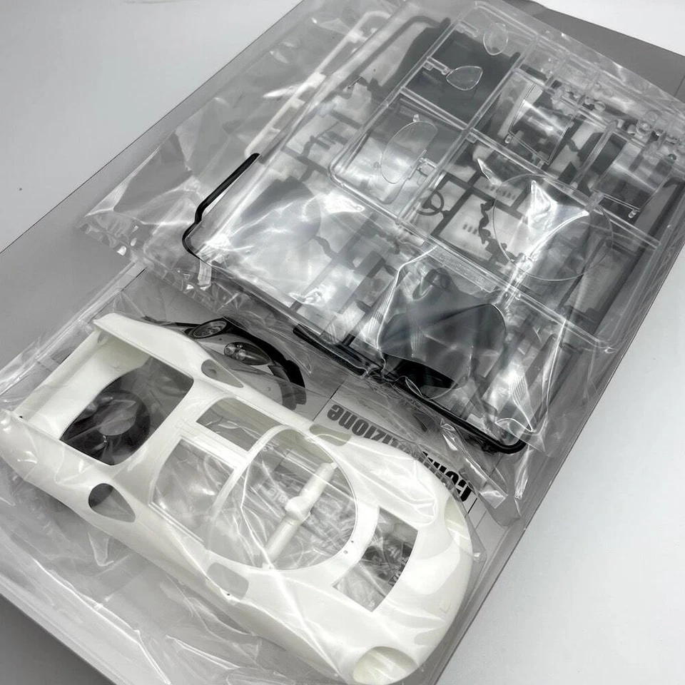 Kit di montaggio Auto Fujimi 1/24 Ferrari Dino 206 GT Yellow 1967 - Immagine 3 di 3