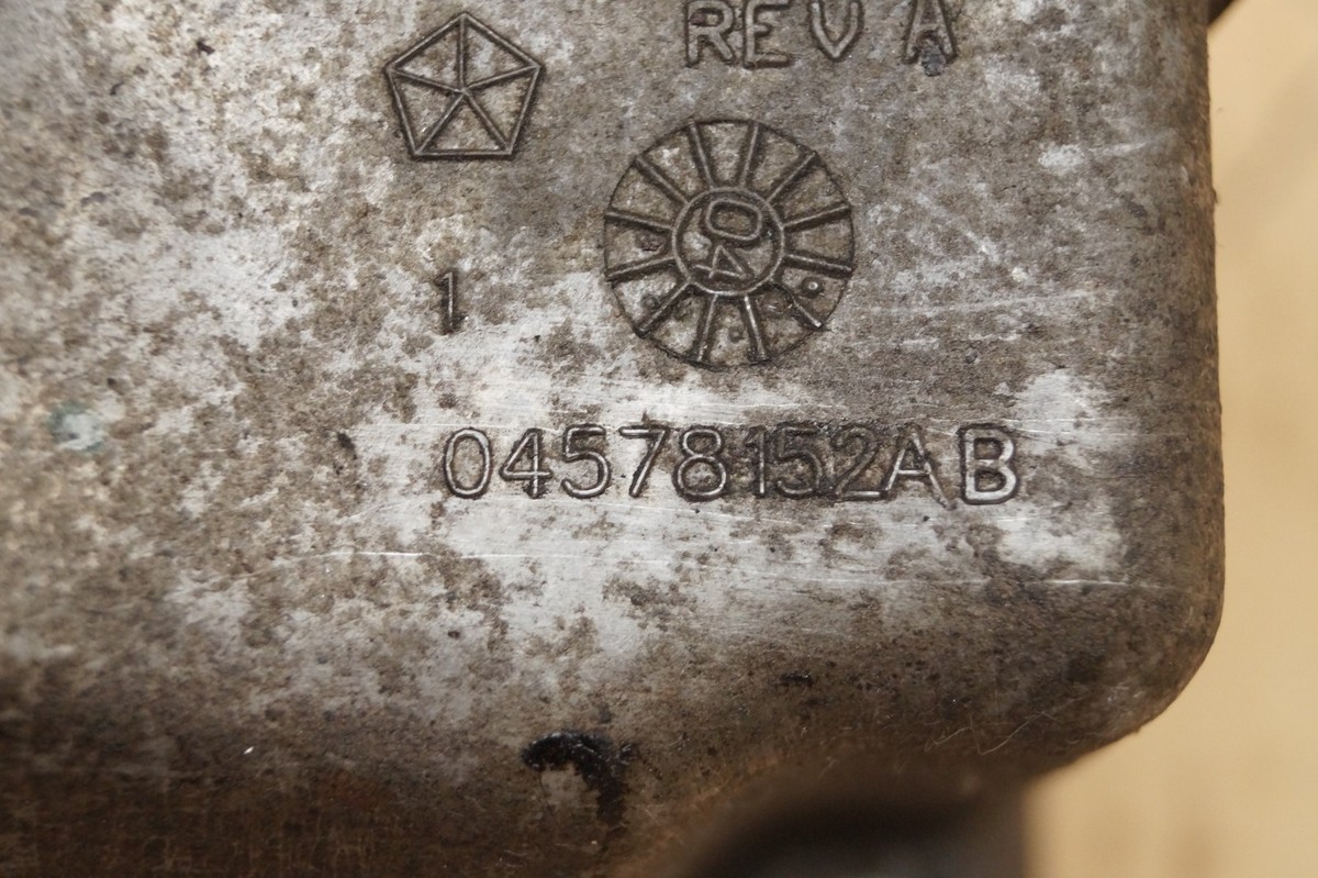 Chrysler 300C Motorhalter 04578152AB | eBay 