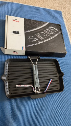 Staub Tragbarer klappbarer Gusseisen Grill | 34 x 21 cm | 13,5" x 8,5", Mattschwarz - Bild 2 von 4