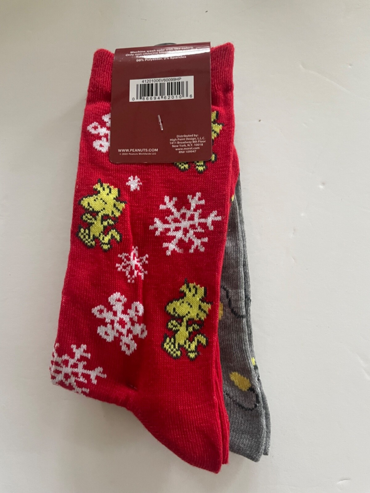New with Tags PEANUTS Christmas Men's 2 Pairs Crew Socks With Snoopy ...