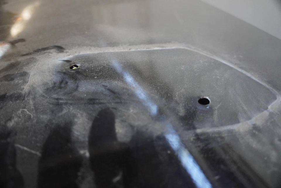 Rear Truck Bed Lid Tonneau Cover 15214947 Chevrolet SSR 2003-06 *Note* - Image 3 of 4