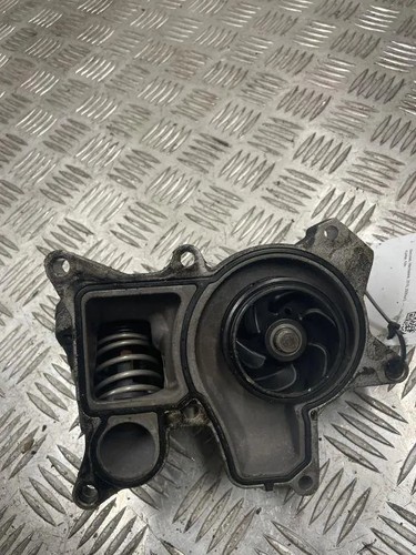 BMW 3 E90 Wasserpumpe 2.00 Petrol 2010 33296565