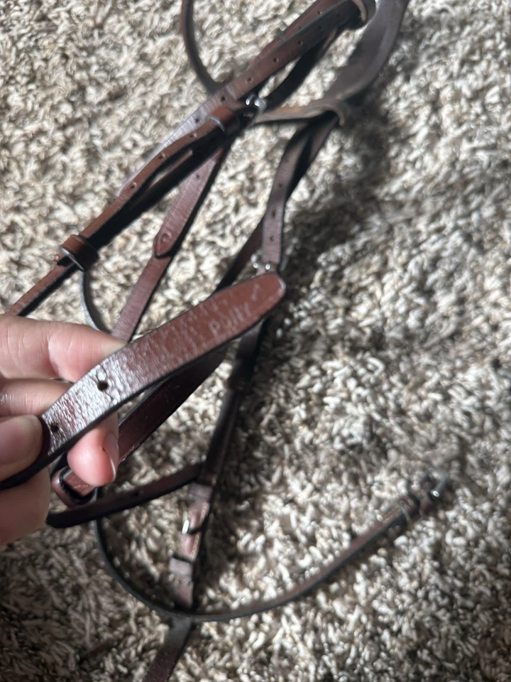 Brida inglesa escolar cuero marrón pony/cob talla (sin riendas) Foto 4 de 4