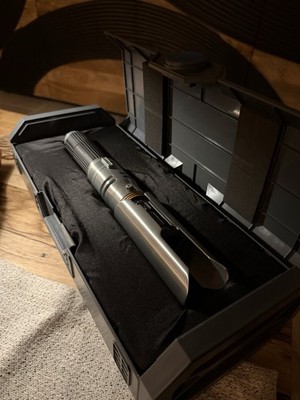 Star Wars Galaxy s Edge Cal Kestis Legacy Lightsaber Hilt