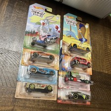 2017 Hot Wheels Looney Tunes Complete (Set of 8)