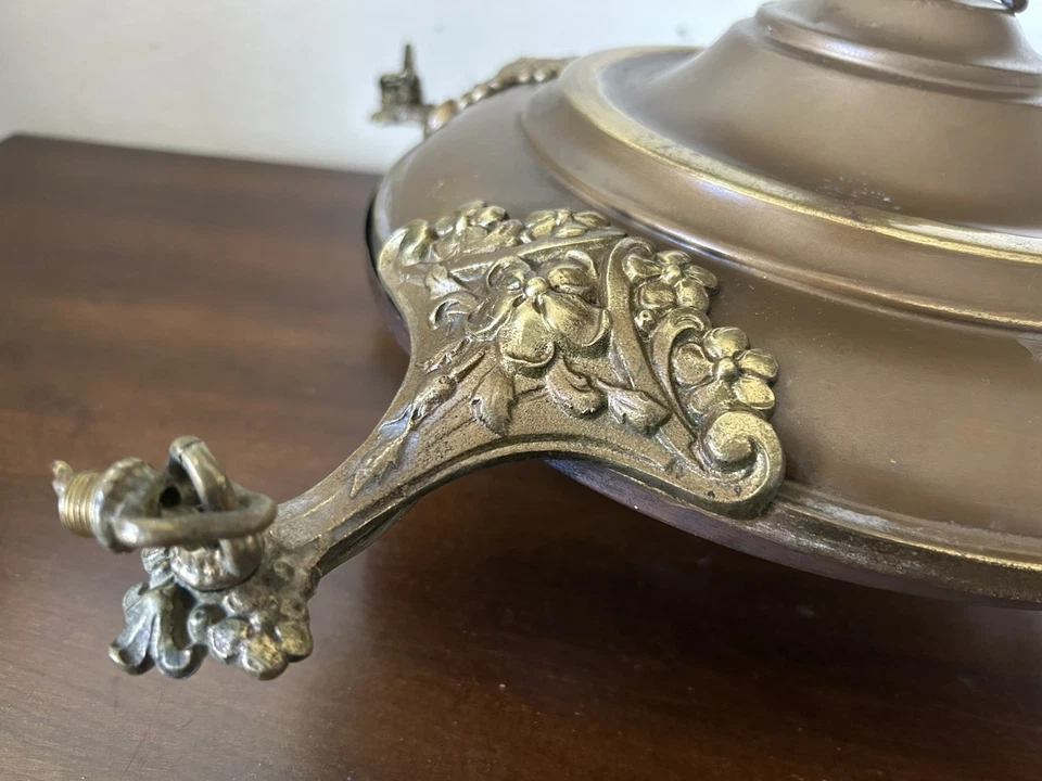 Antiguo accesorio de sartén de 4 luces de latón ornamentado  Foto 2 de 4