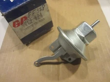 1975 Ford Mercury 200 Engine Distributor Vacuum NORS
