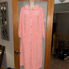 Vintage Komar Pink Velour Pearl Snap Up Robe Housecoat Size L