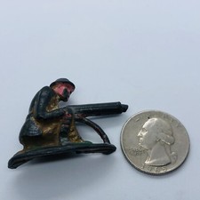 ANTIQUE TOY SOLDIER WAR FIGHTING CANNON ENAMELED VINTAGE CONDITION CAST IRON